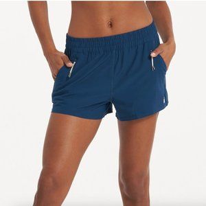 Vuori Dash Short in Cosmo XS